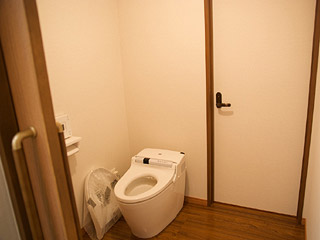 トイレは車いす利用時にも対応できる広さを確保。